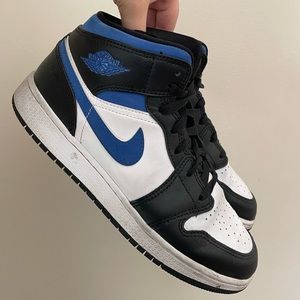 Air Jordan mids | Size 6Y fits a womens 7.5